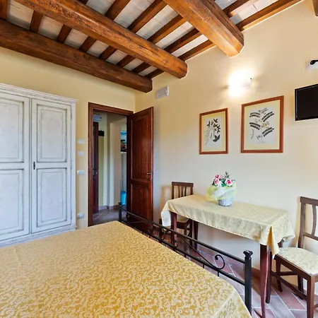 Beautiful In With Swimming Pool * Belforte allʼIsauro